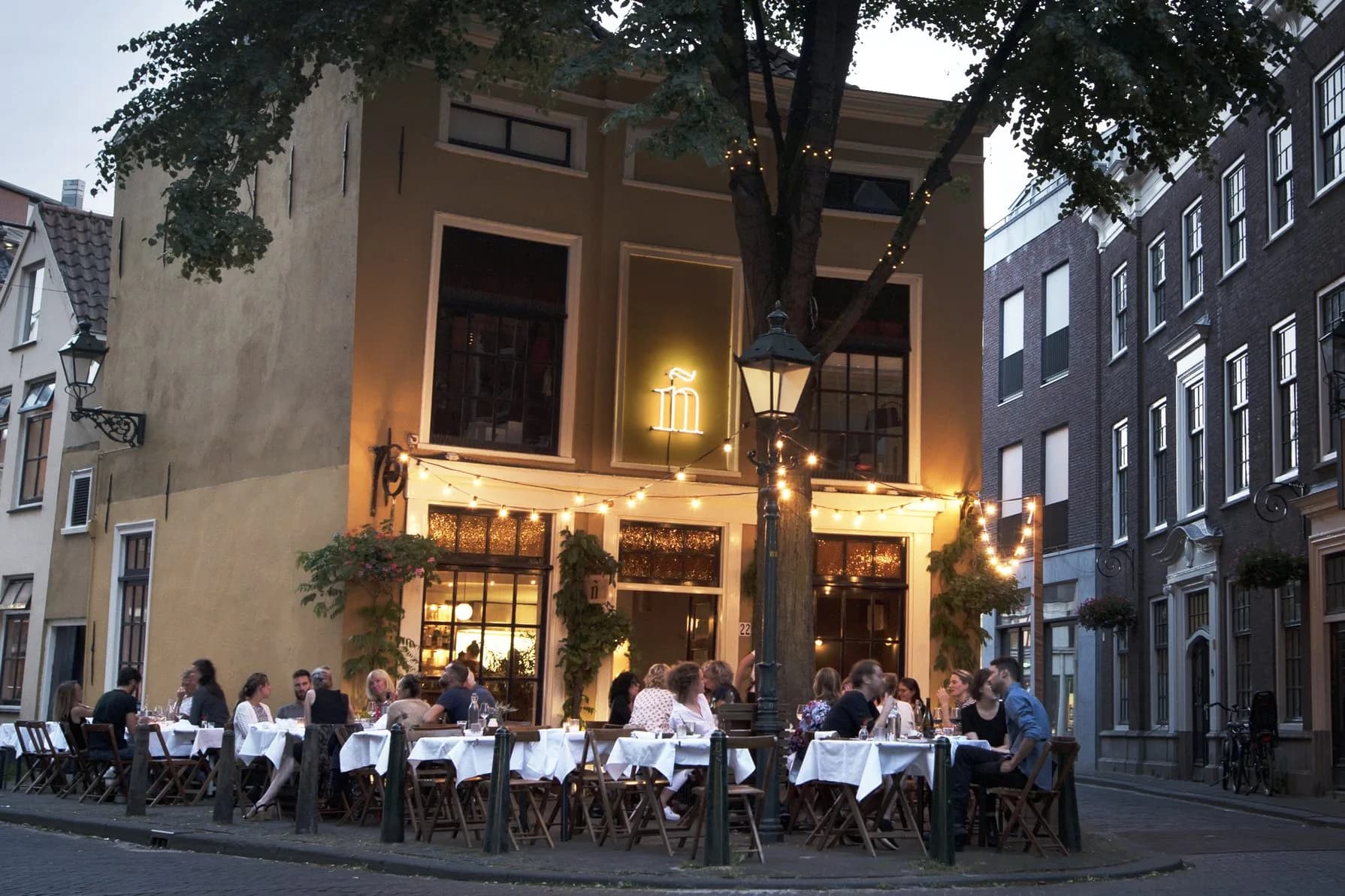 Restaurant ñ